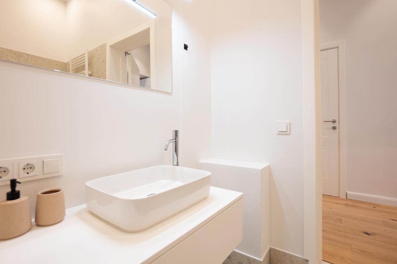Apartment Brand-new 2-room With A King Size Bed *