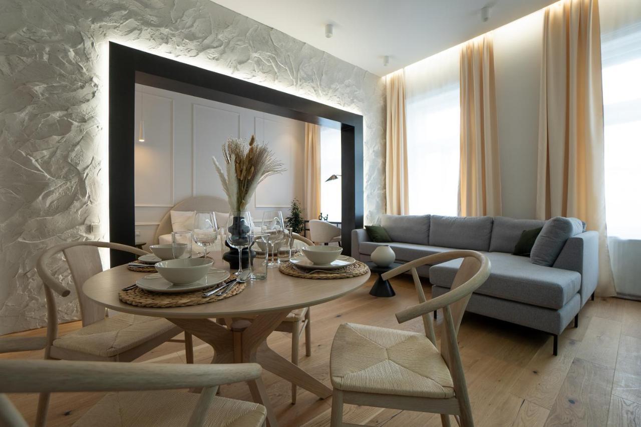 Brand-new 2-room With A King Size Bed Apartment