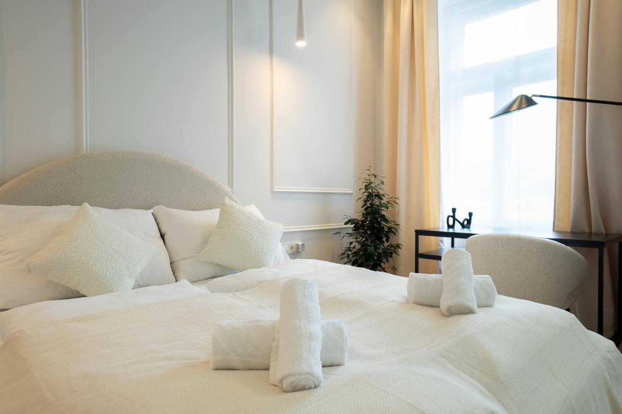 Brand-new 2-room With A King Size Bed