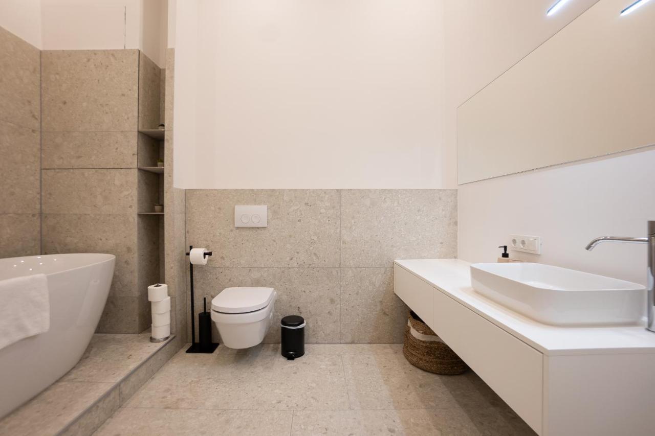 Brand-new 2-room With A King Size Bed Apartment Vienna