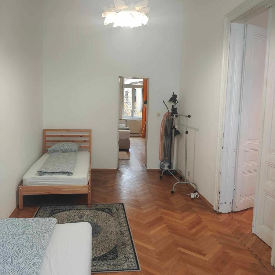 Large 4 In The Center Of Apartment