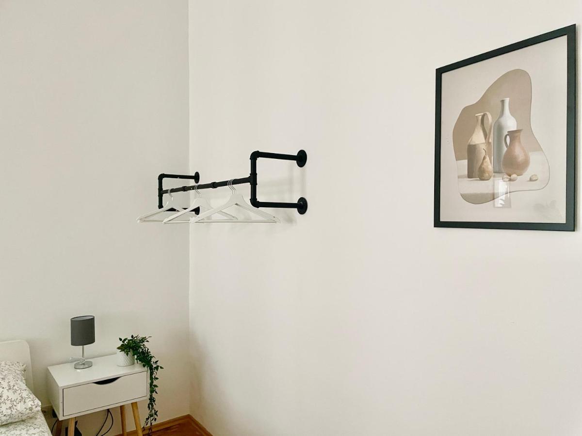 Calm & Sunny Apartment