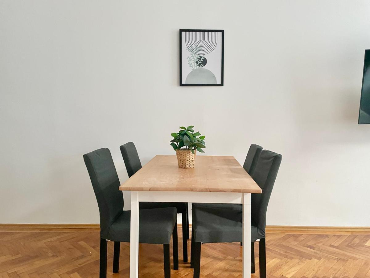 Calm & Sunny Apartment *