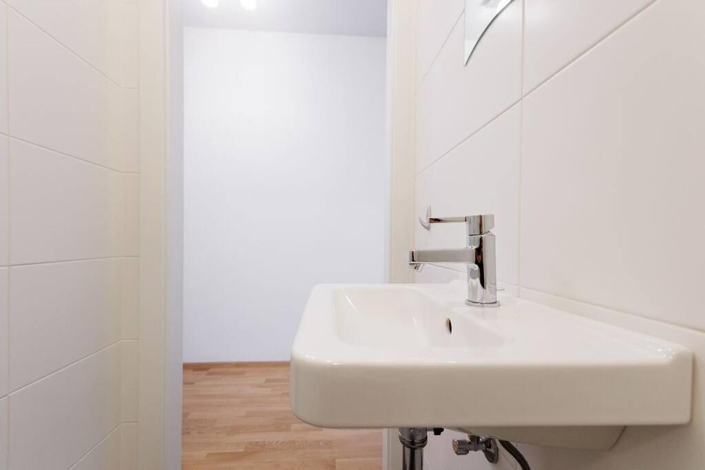 New! Amazing Spacious Schoenbrunn View Apartamento