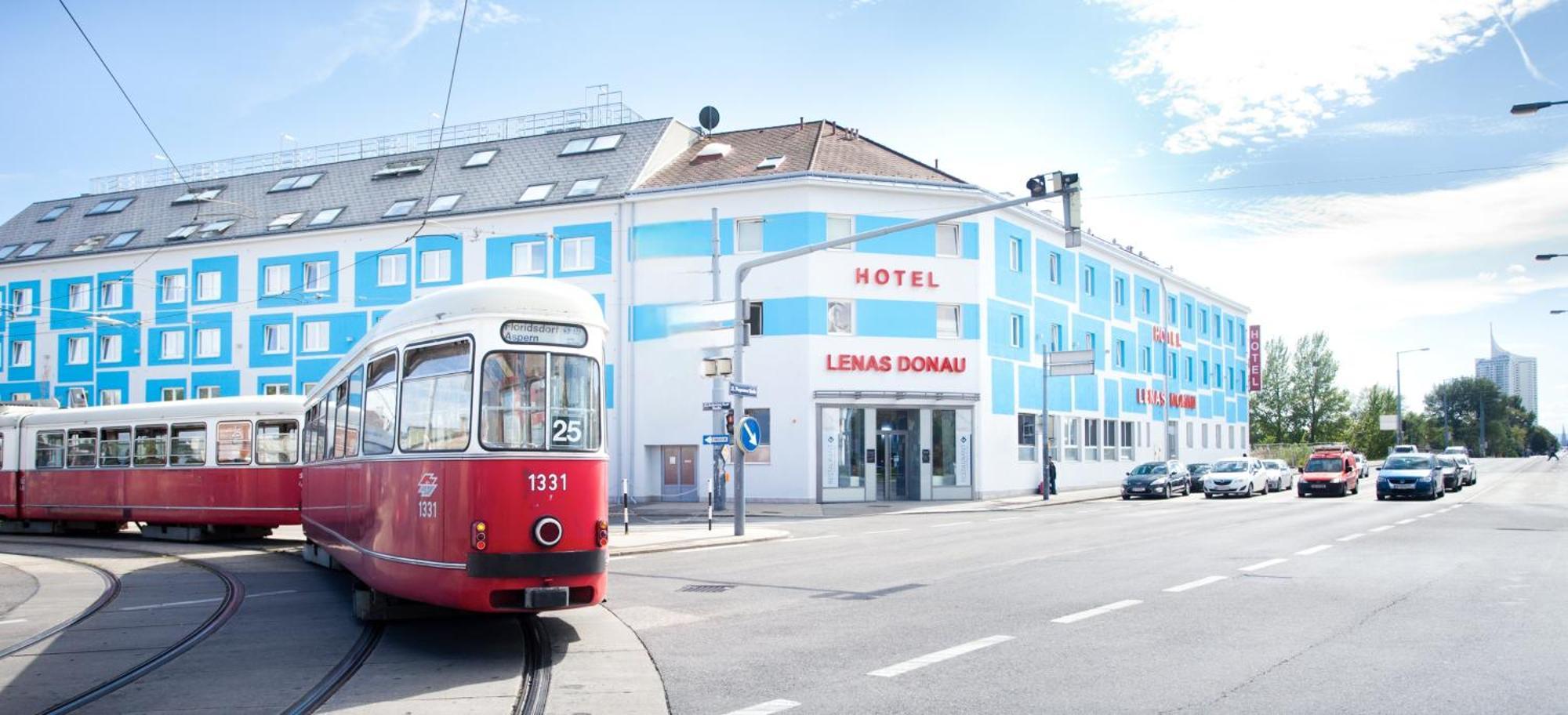 Hotel Lenas Donau 3*