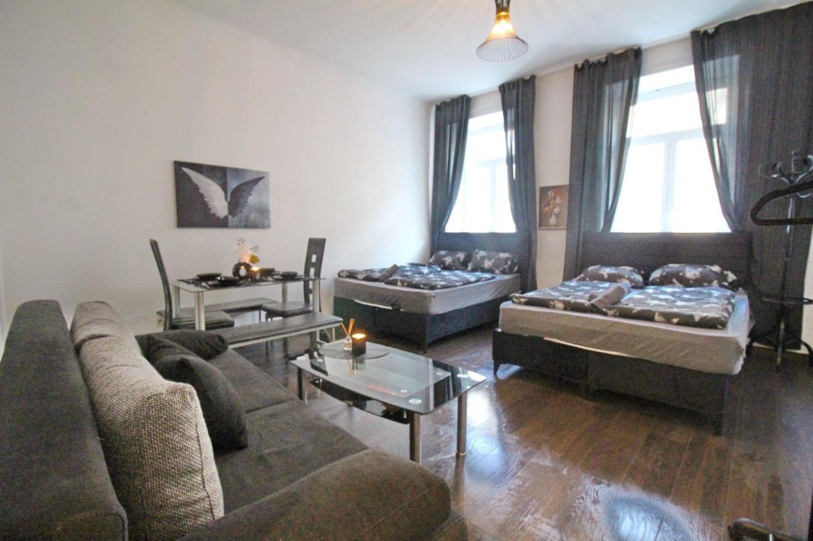 23sam 23 Malfattigasse * Vienna