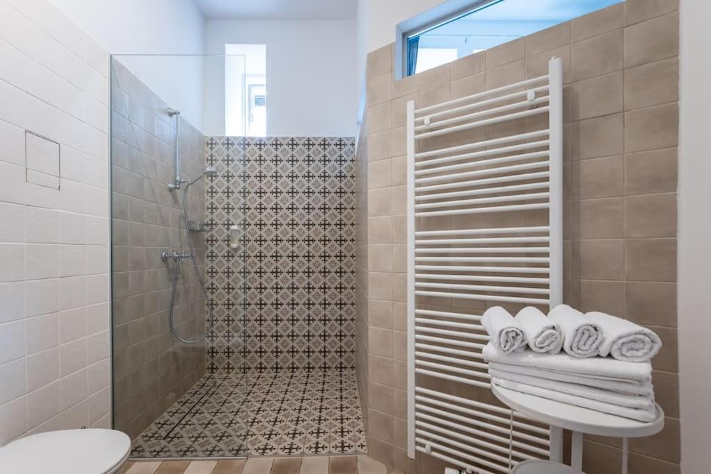 Apartment Spacious 2br By Metro And Center By Hm
