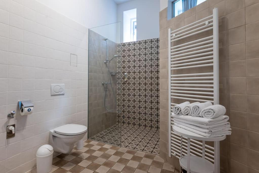 Apartment Spacious 2br By Metro And Center By Hm