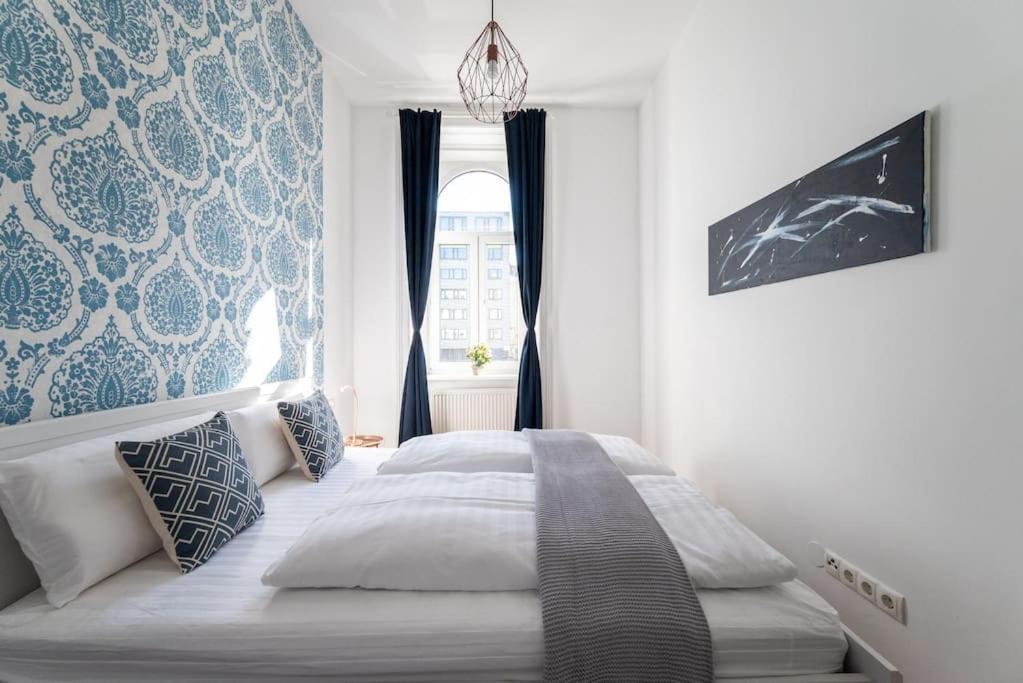 Spacious 2br By Metro And Center By Hm *