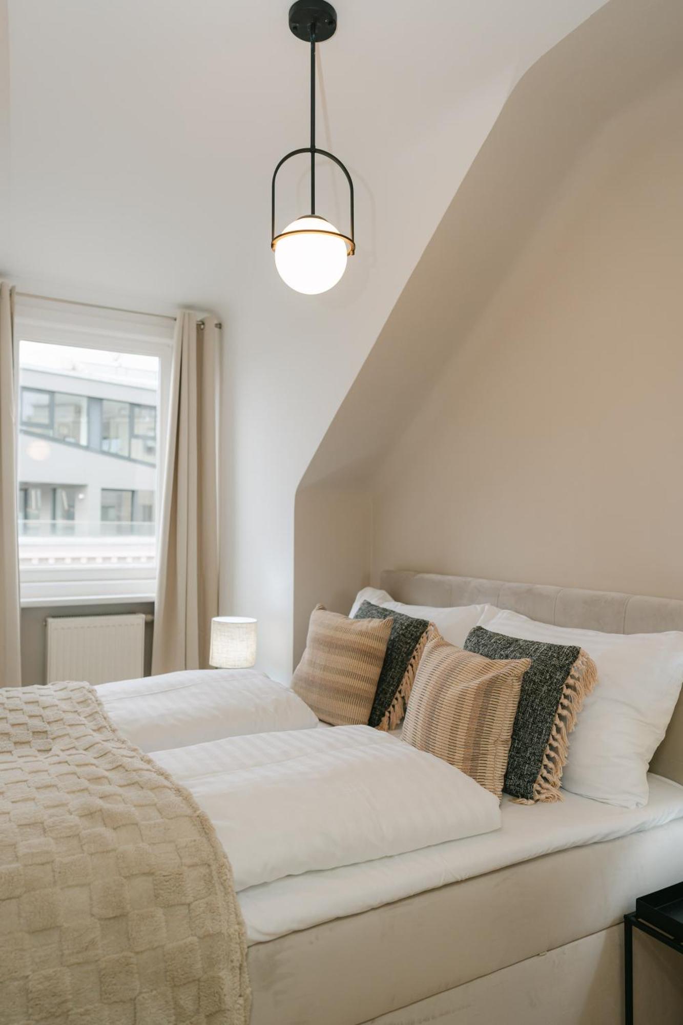 Comfy For 4-6, 5 Min To Center, No Lift Currently Apartment *