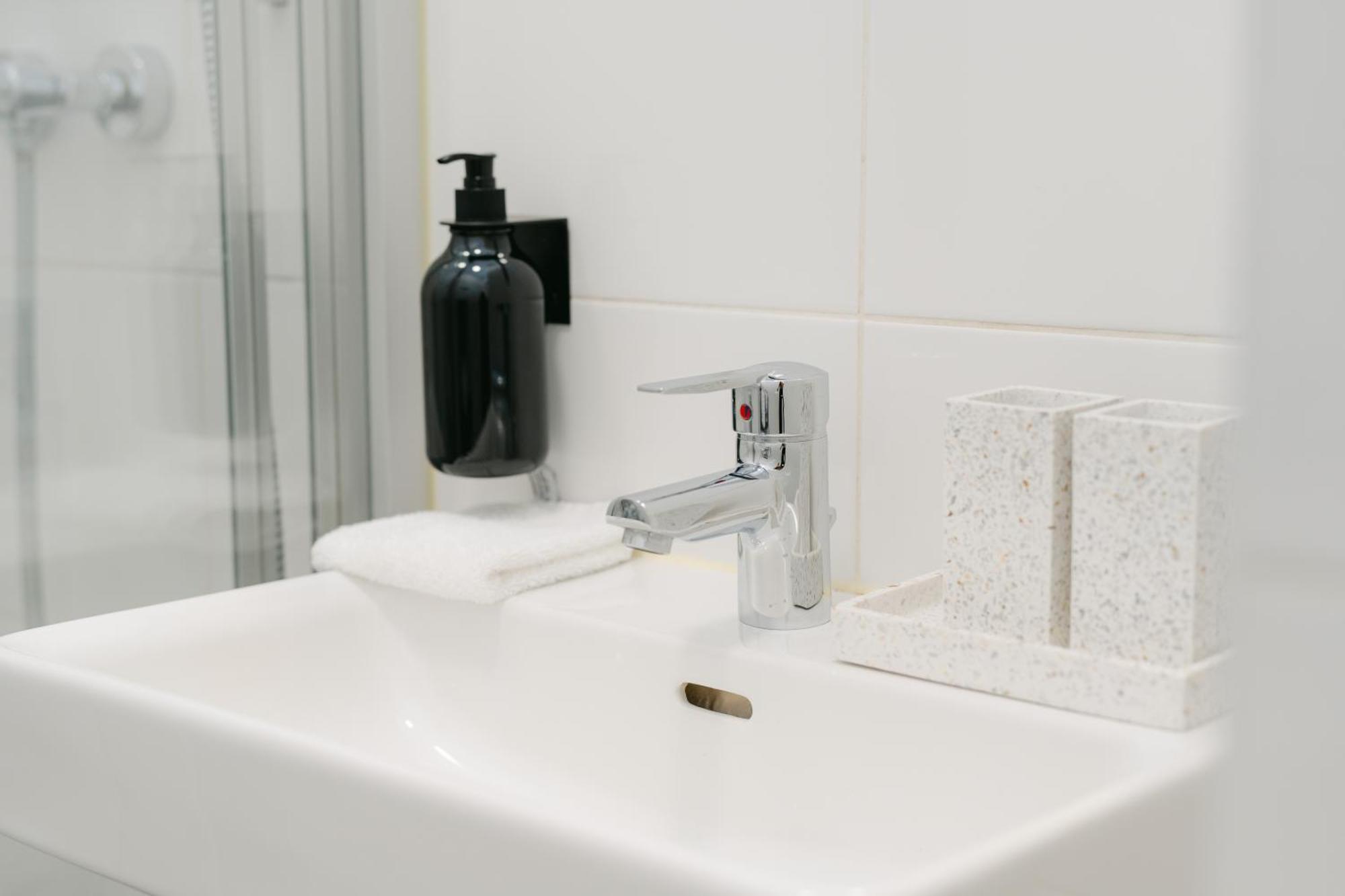 Apartamento Stylish For 4-6, 5 Min To Center, No Lift Currently *