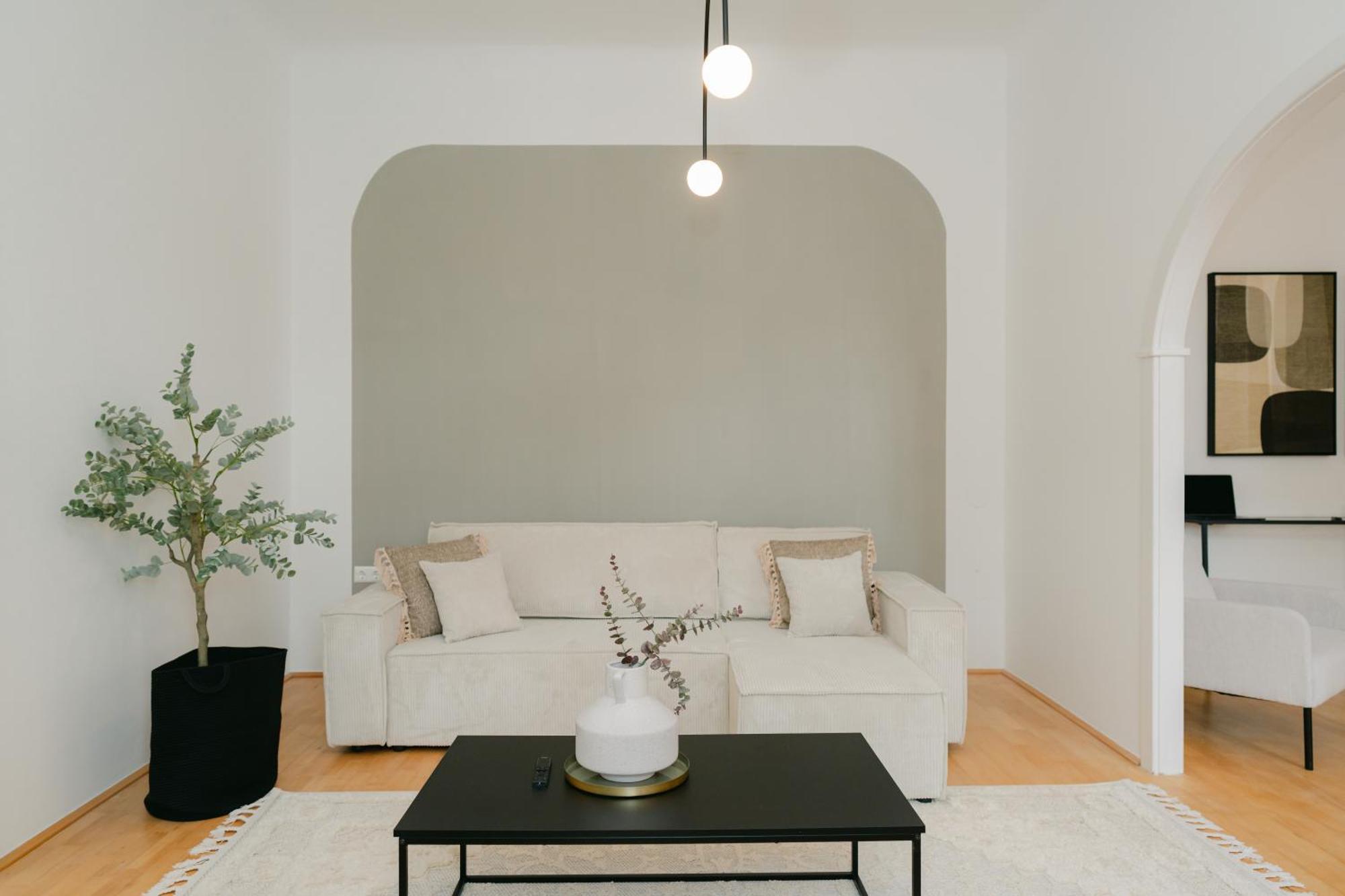 Stylish For 4-6, 5 Min To Center, No Lift Currently Apartamento *
