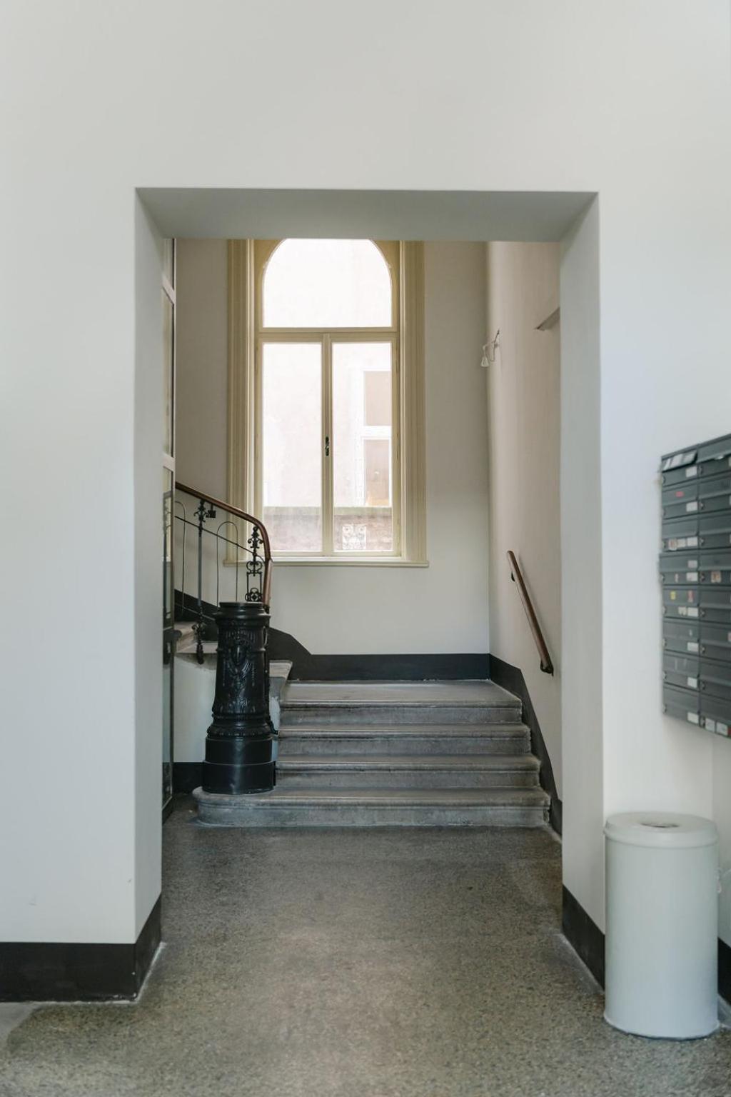 Apartment Comfy For 4-6, 5 Min To Center, No Lift Currently *