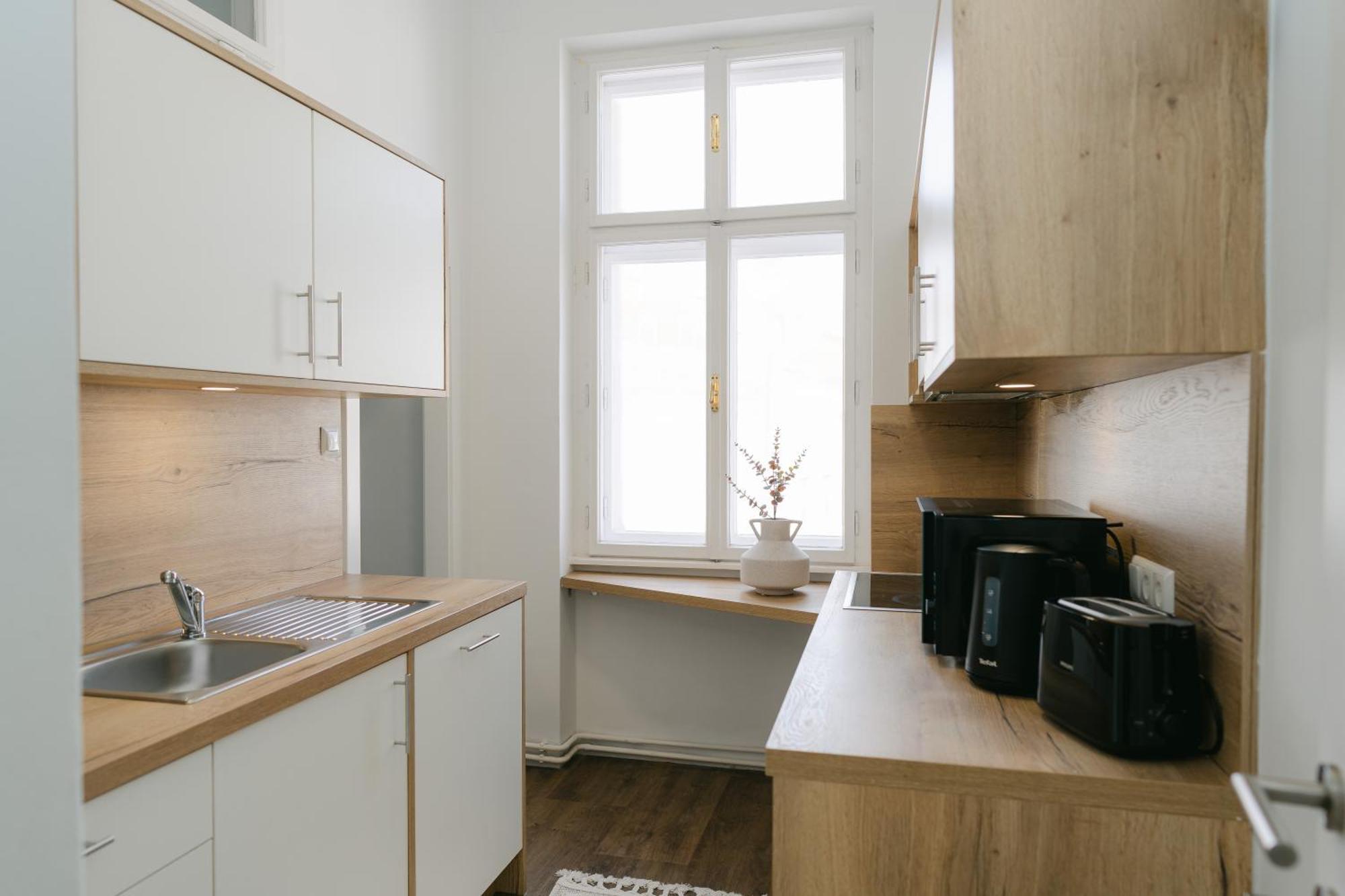 Stylish For 4-6, 5 Min To Center, No Lift Currently Apartamento