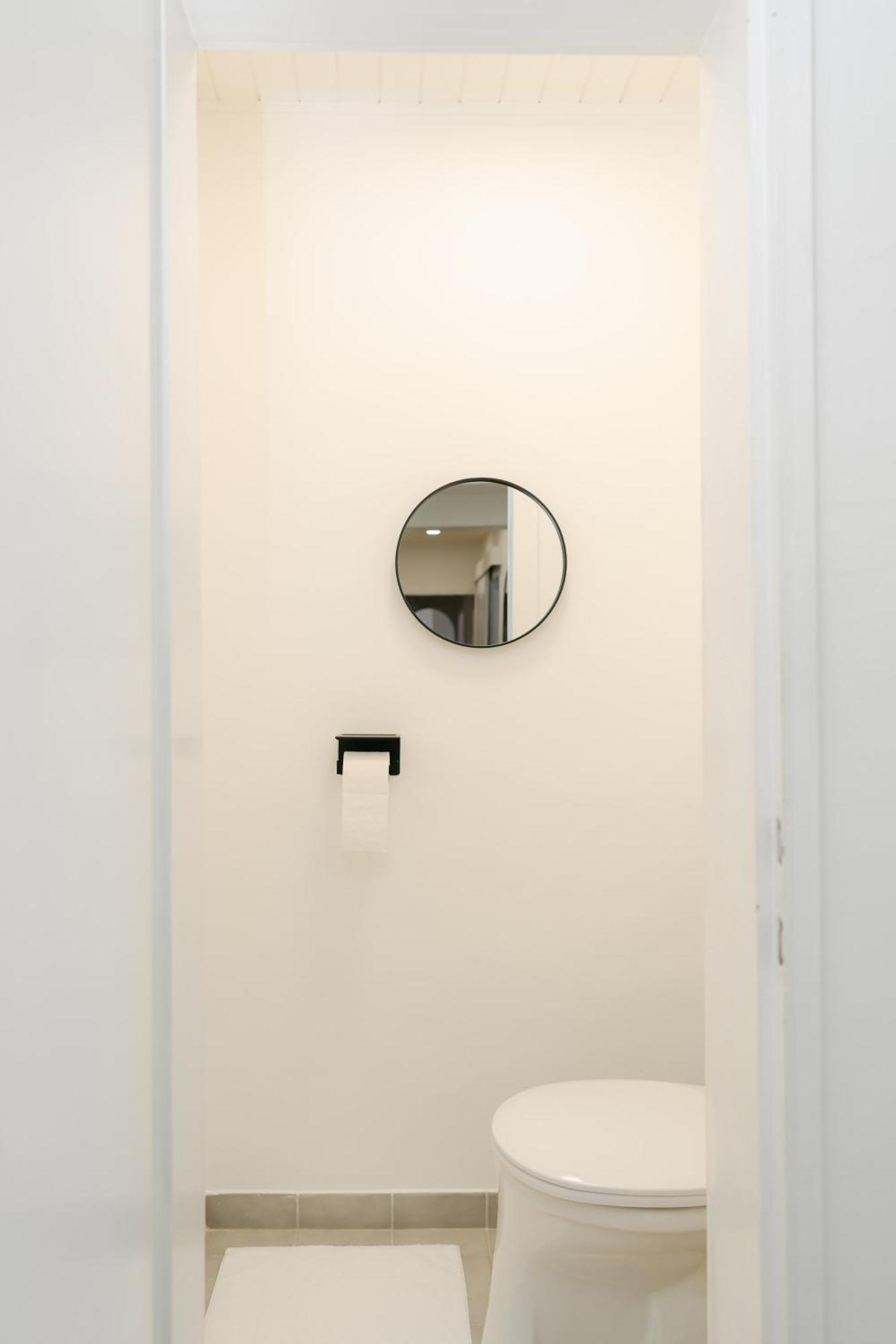 Apartment Comfy For 4-6, 5 Min To Center, No Lift Currently *