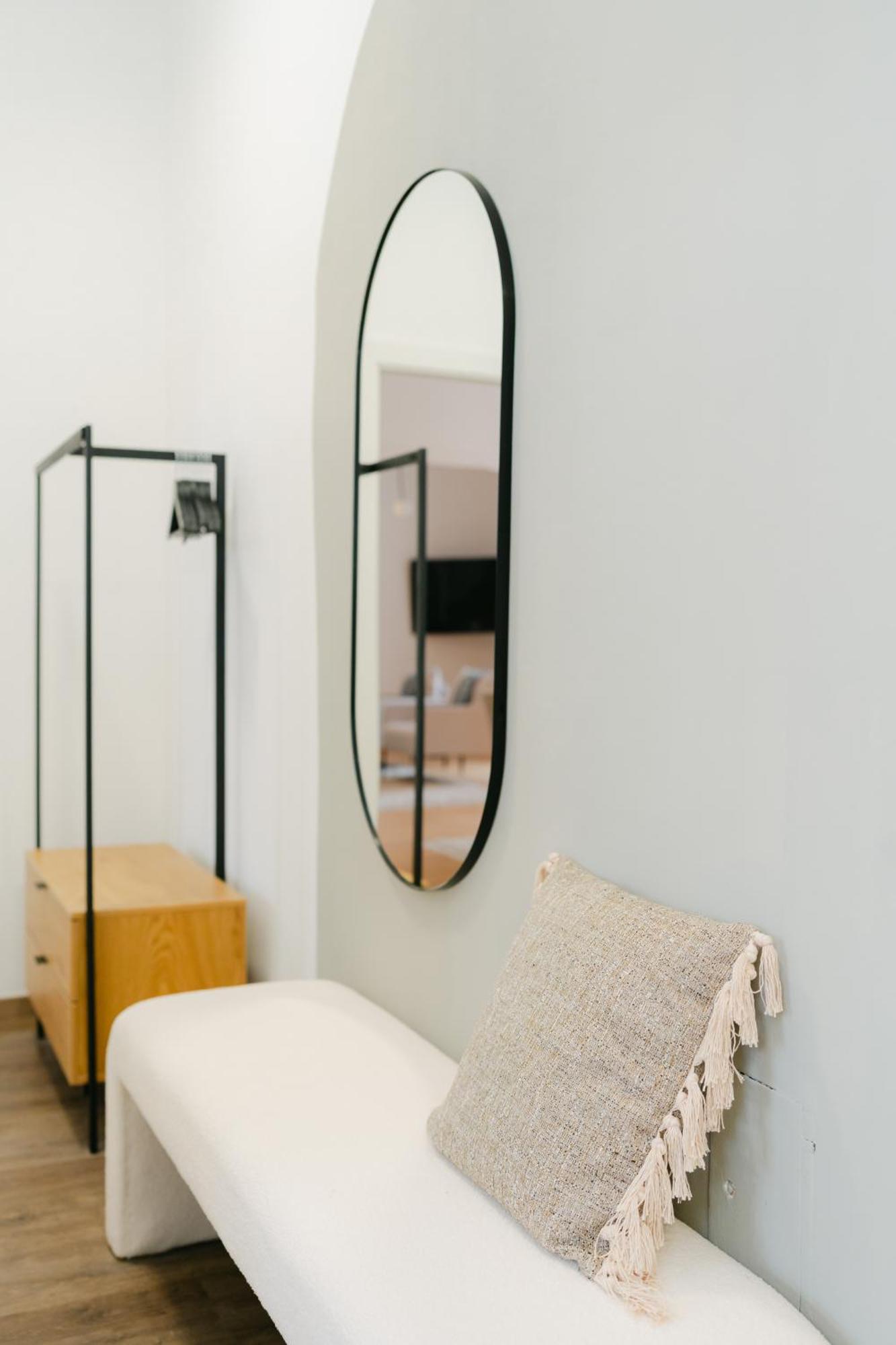 Stylish For 4-6, 5 Min To Center, No Lift Currently Apartamento *