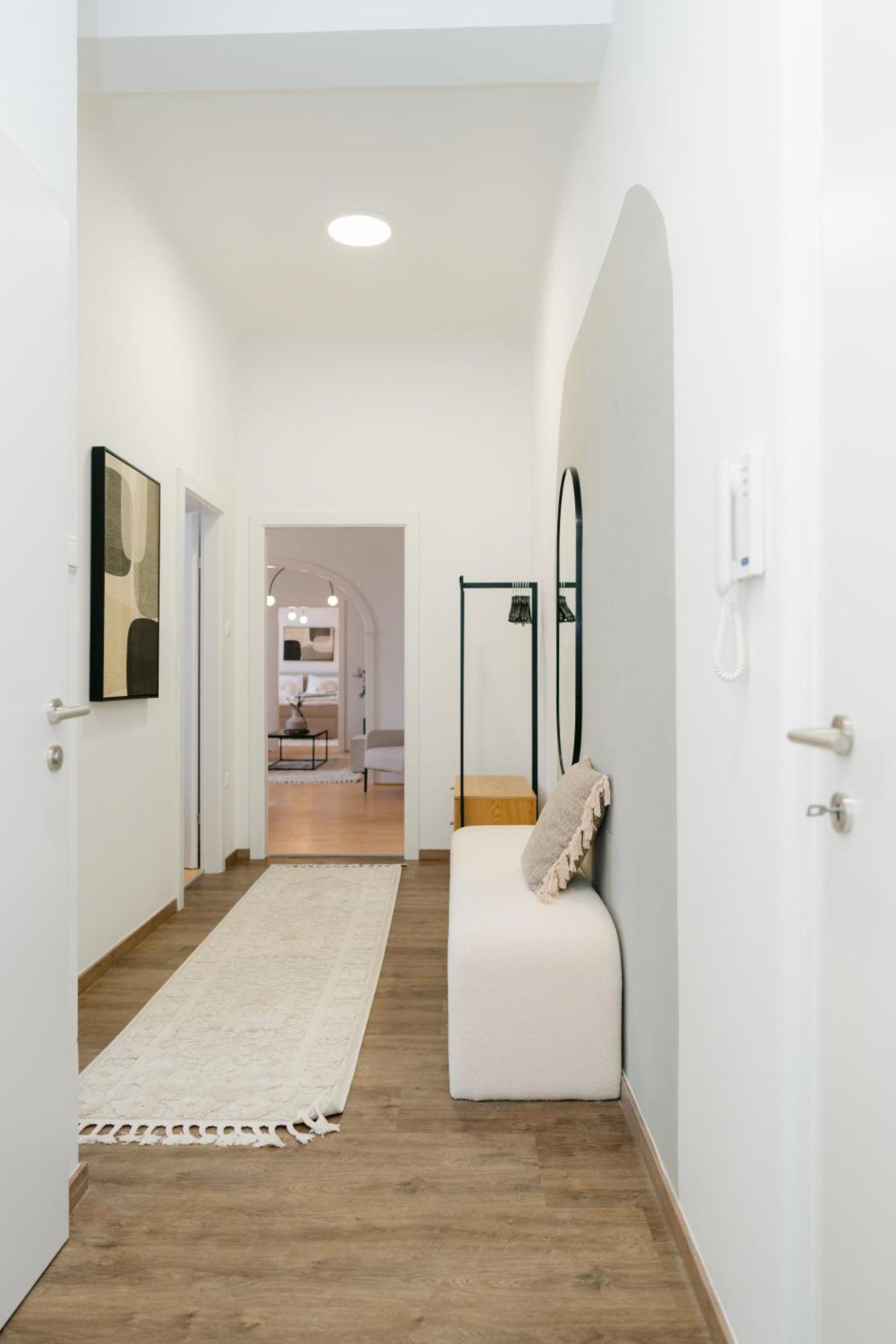 Apartamento Stylish For 4-6, 5 Min To Center, No Lift Currently *