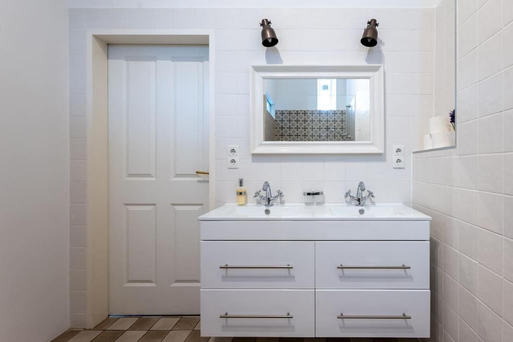 Spacious 2br By Metro And Center By Hm * Vienna