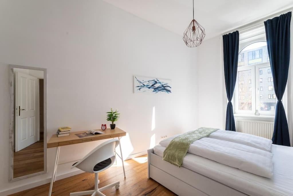 Spacious 2br By Metro And Center By Hm Vienna