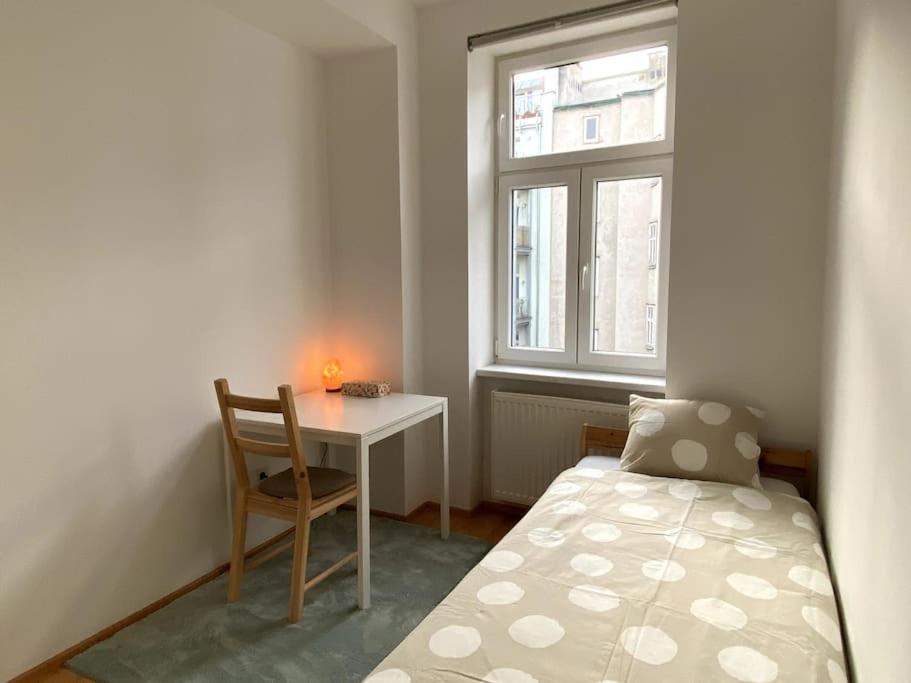 Appartamento In Rudolfsheim-fuenfhaus Vienna