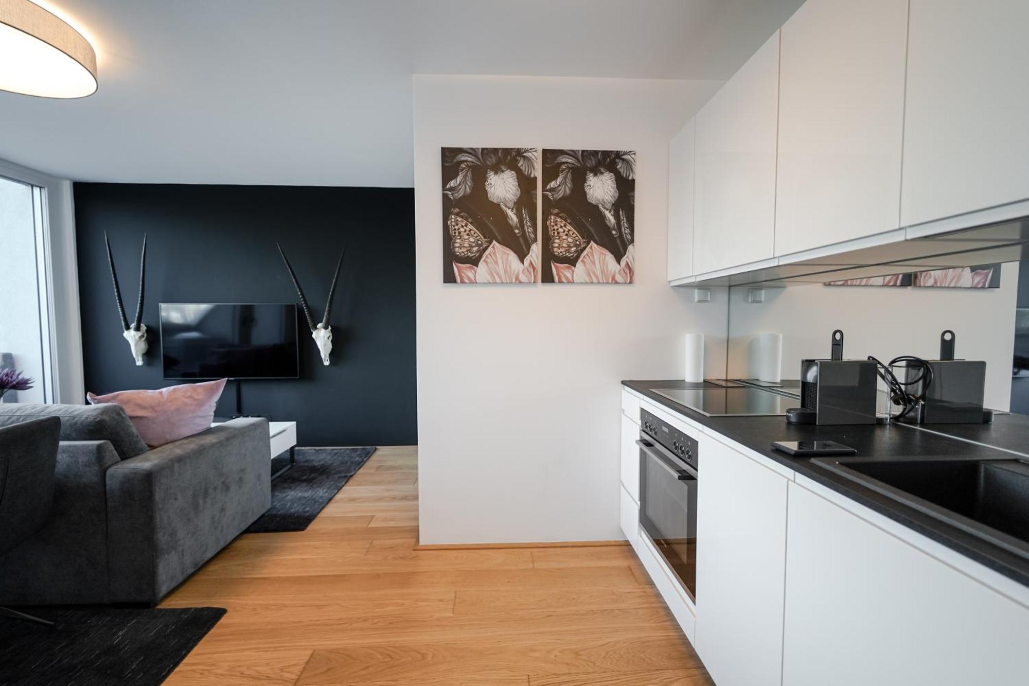 Modern Stylish Design With Free Parking Emily Apartment *