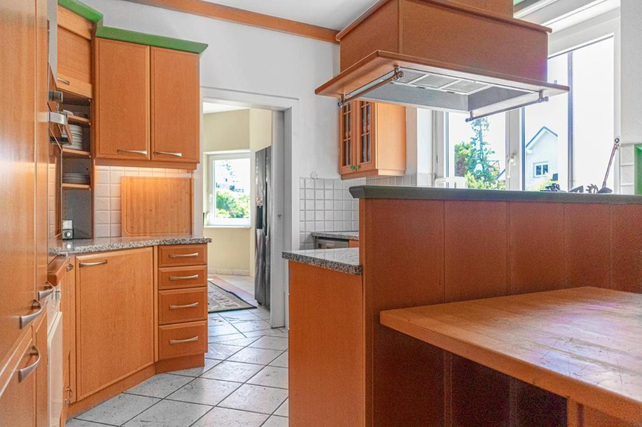 Comfortable In A Beautiful House Gd *