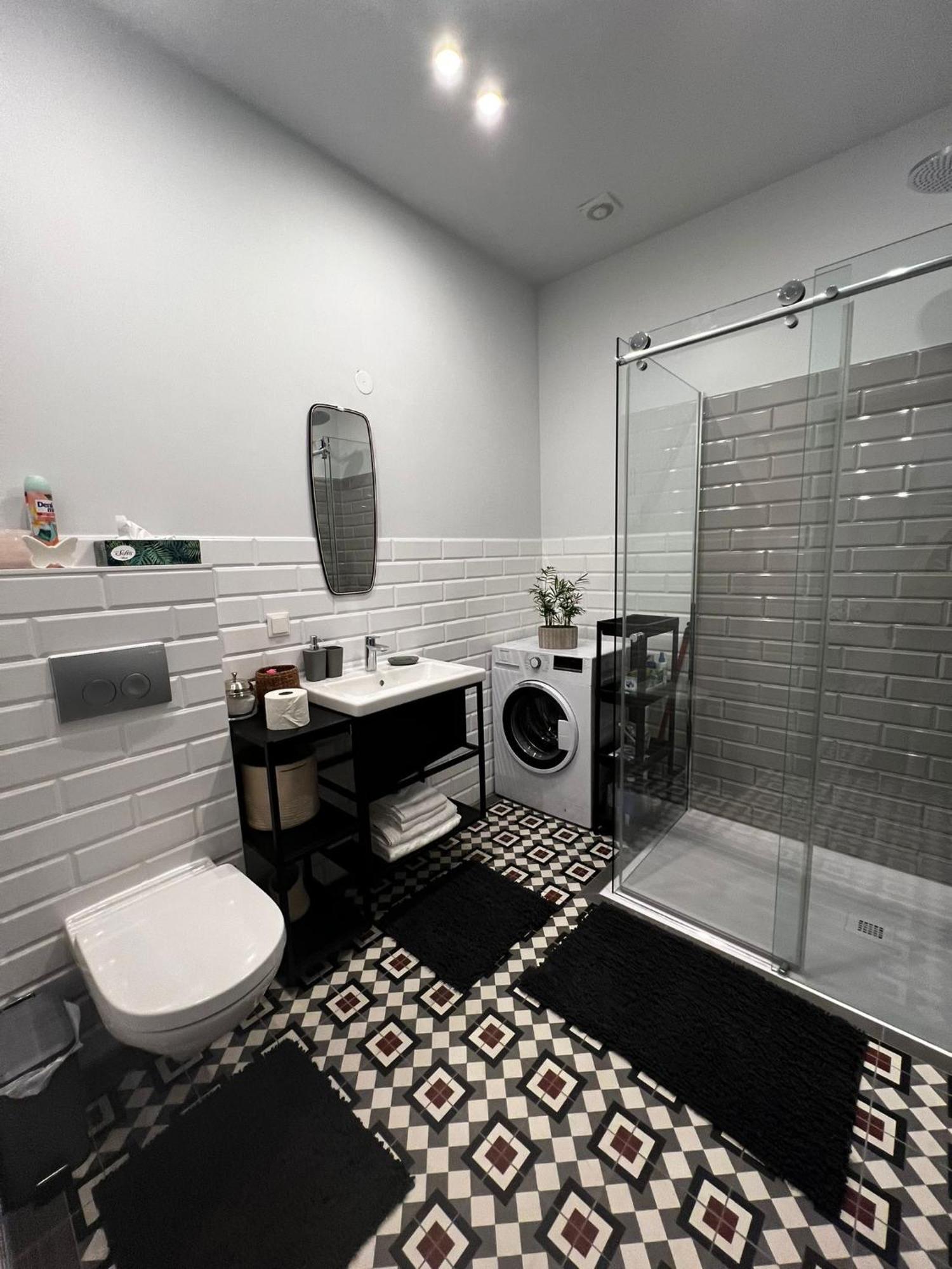 Authentic Viennese Living Apartment *