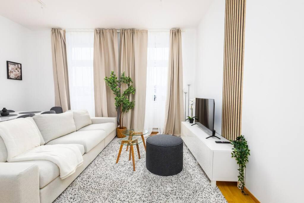 Apartment Orestaliving - Danube Canal View Wien
