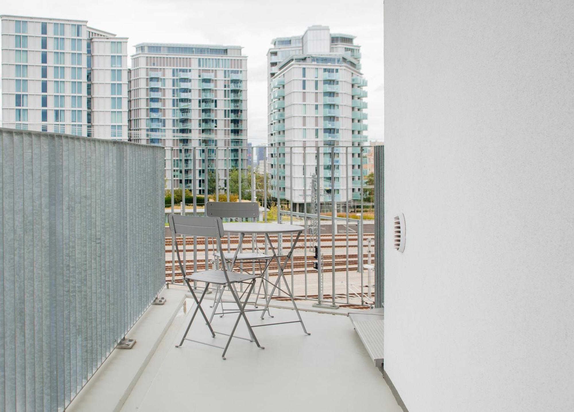 Apartment Decorous Cozy View