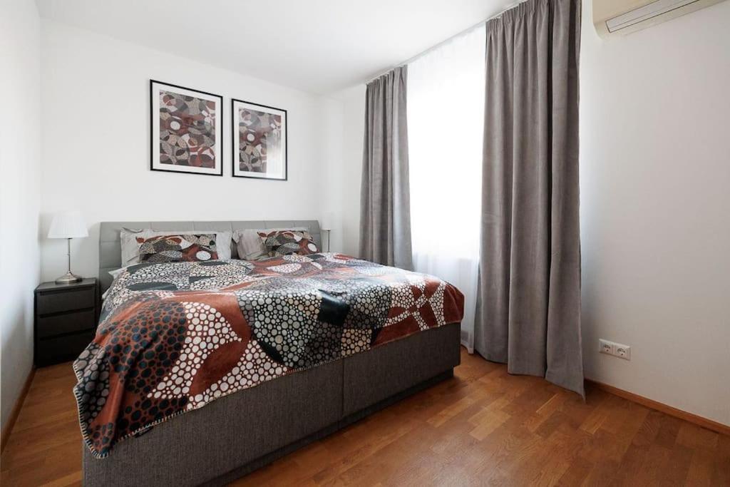 New! Amazing Spacious Schoenbrunn View