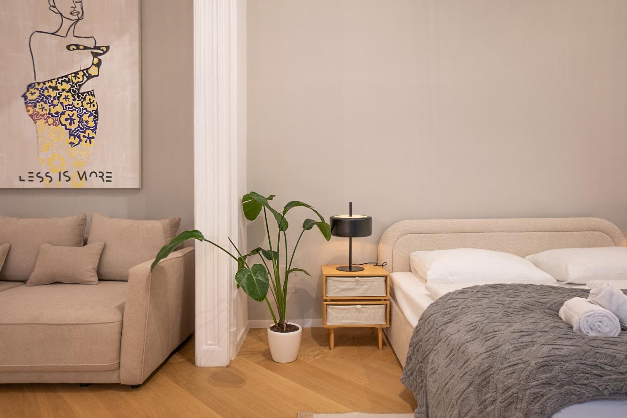 Apartment Spacious 110м2 Flat In The Center
