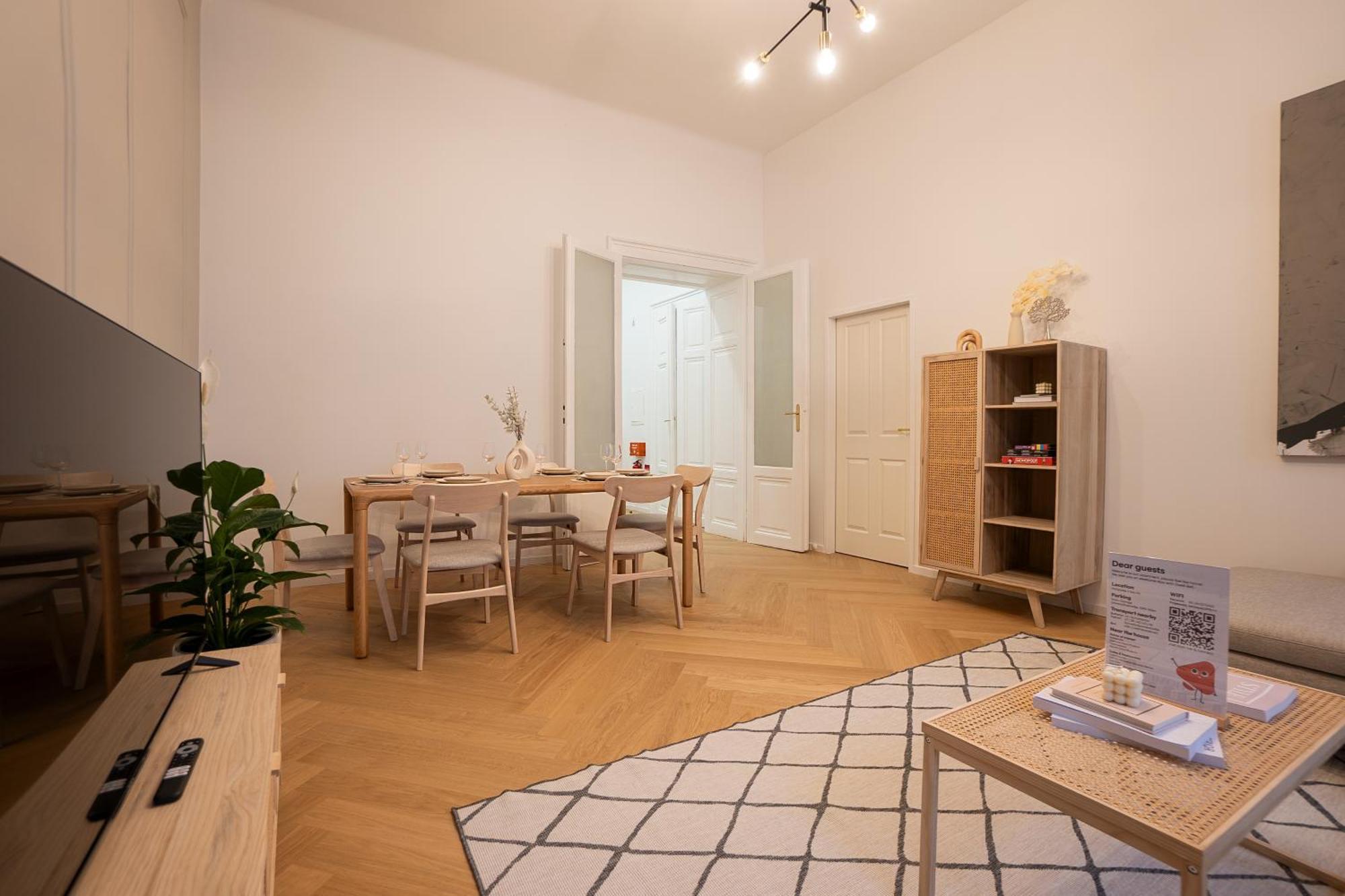 Spacious 110м2 Flat In The Center Apartment
