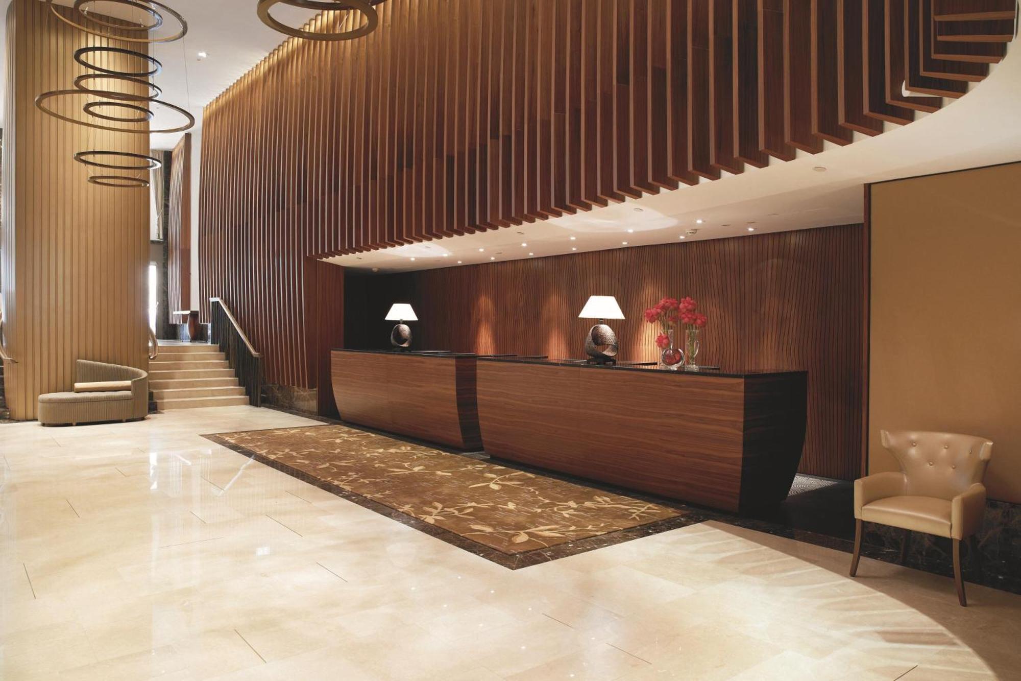 The Ritz-carlton,