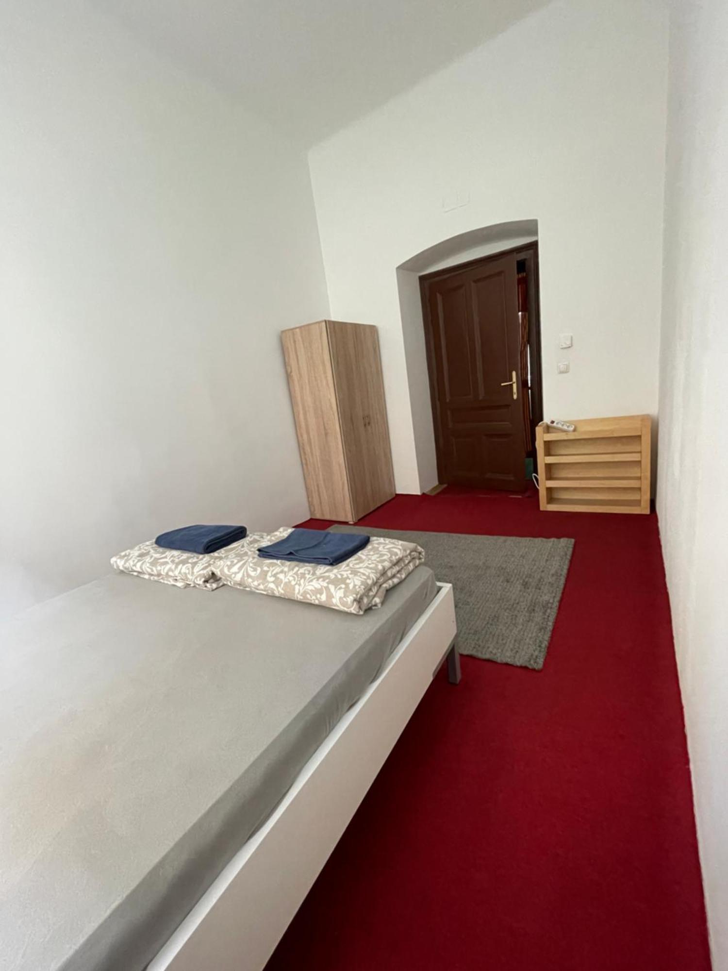 City And Homestay *