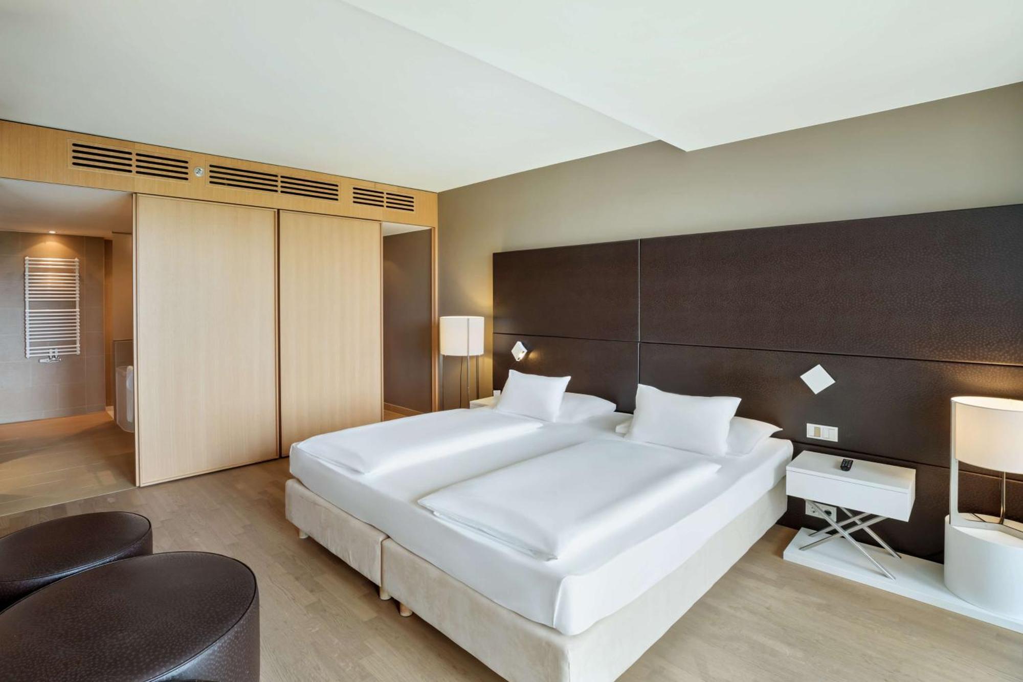 Doubletree By Hilton Schonbrunn 4*