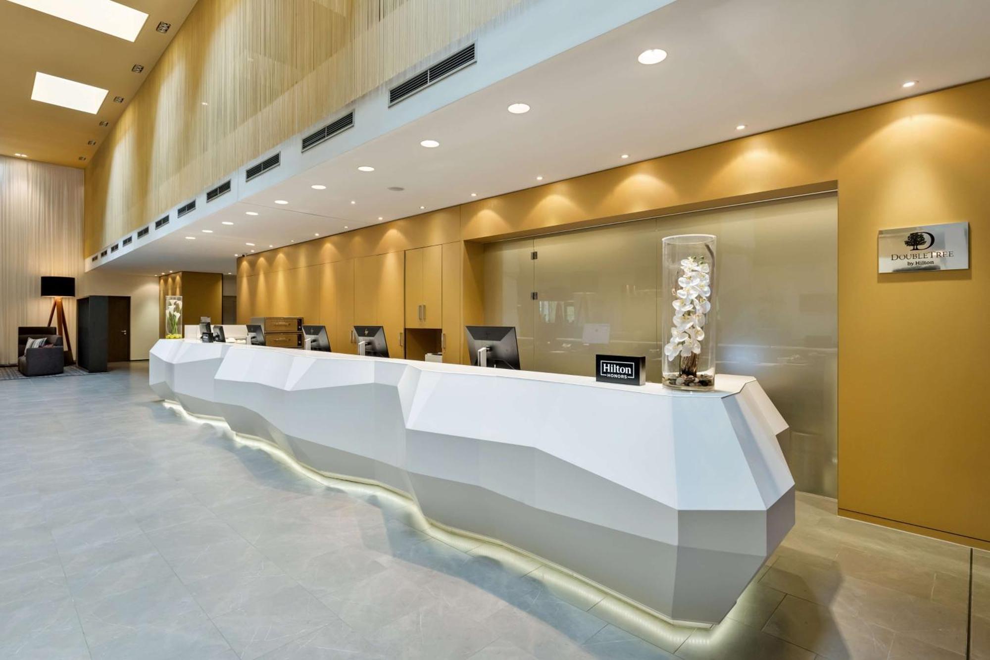 Doubletree By Hilton Schonbrunn 4*