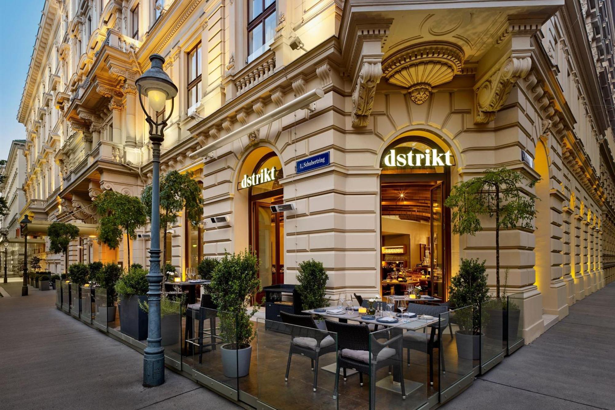 The Ritz-carlton, Hotel