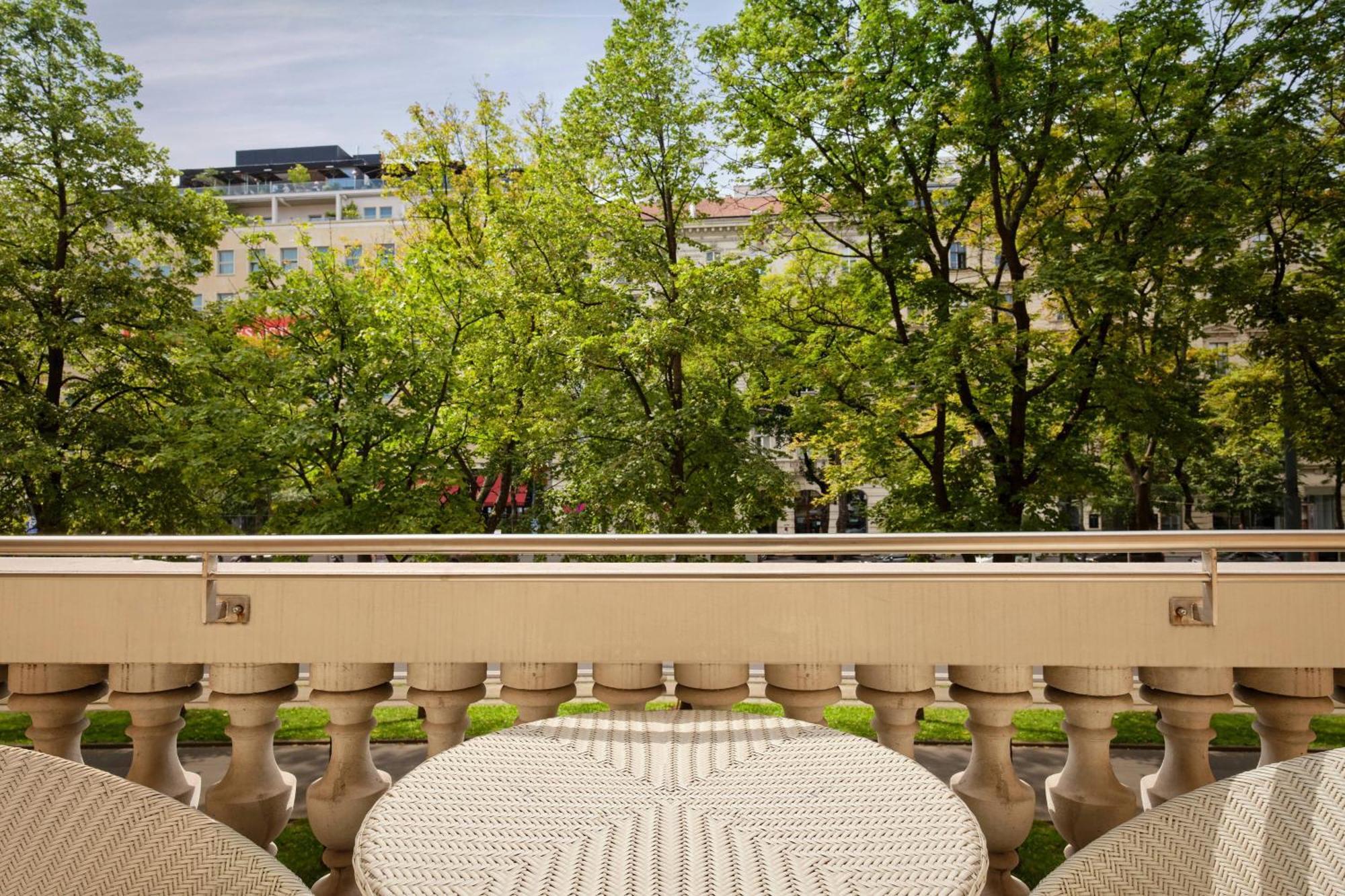 The Ritz-carlton, Hotel 5*