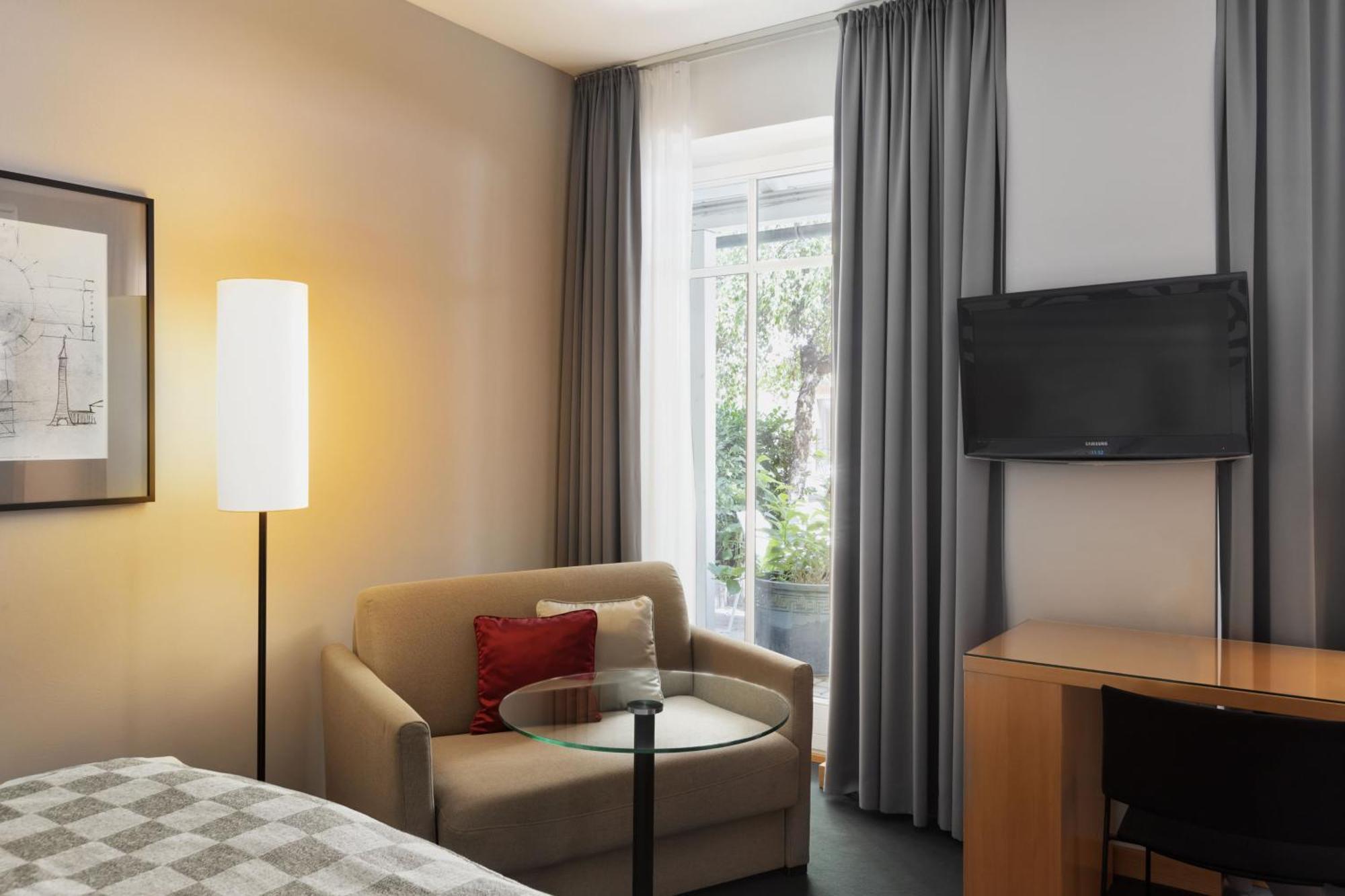By Ihg Hotel