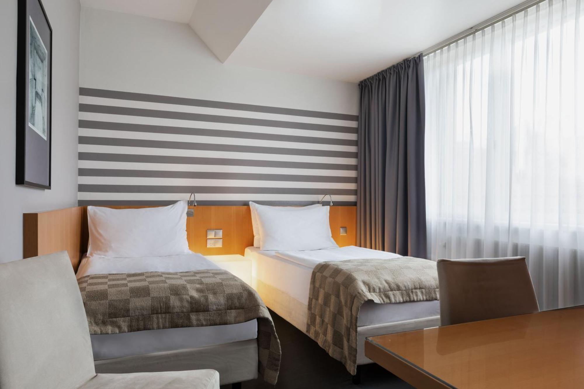 Hotel By Ihg 4*