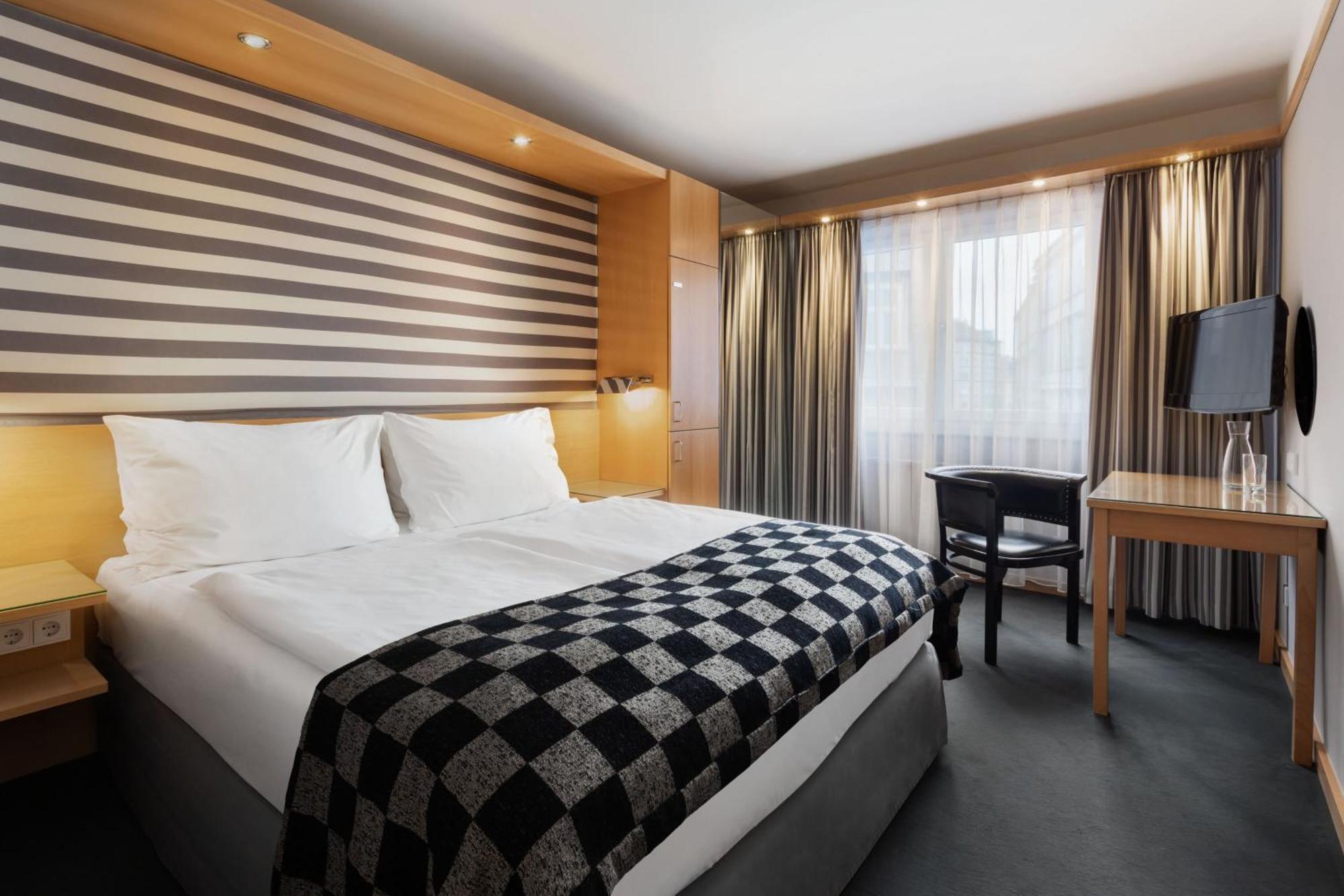 By Ihg Hotel