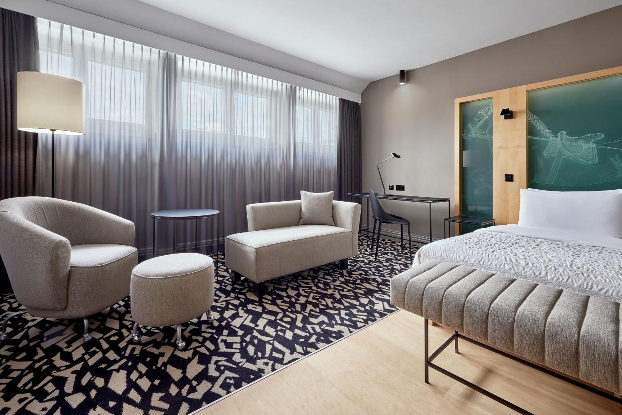 Le Meridien Hotel