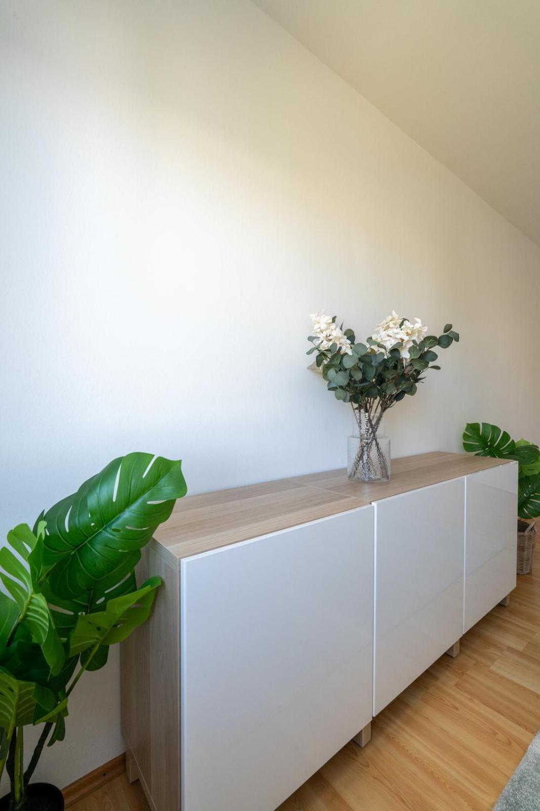 Two Bedrooms - 85 Squaremeters - 4 Min To U6 Dresdner Str Apartment Vienna