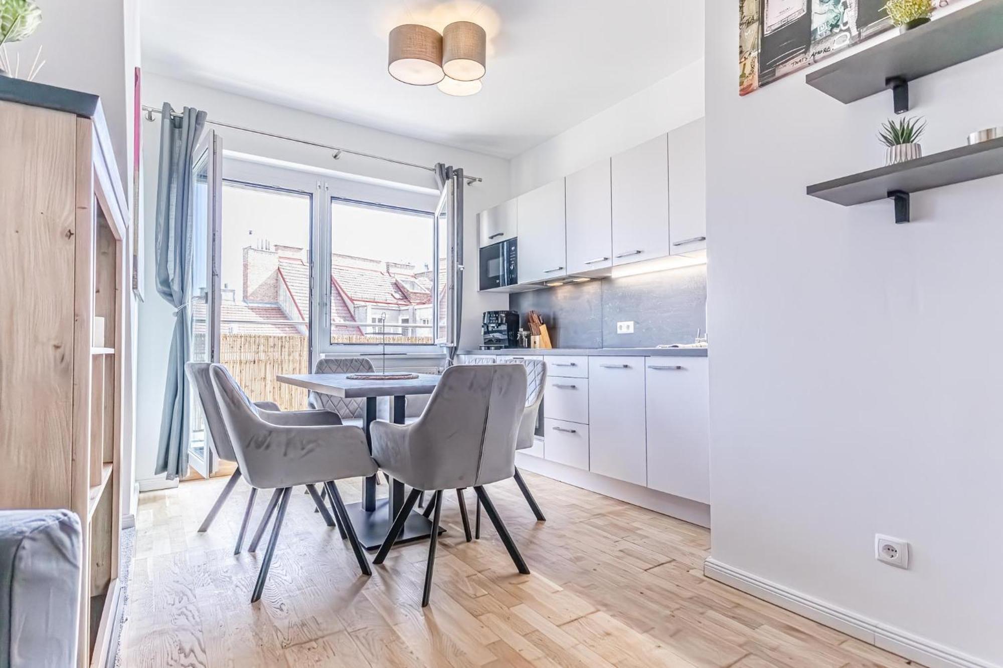Apartment Luxury 2br And 1lr With Balcony - 9 Min To Center Vienna