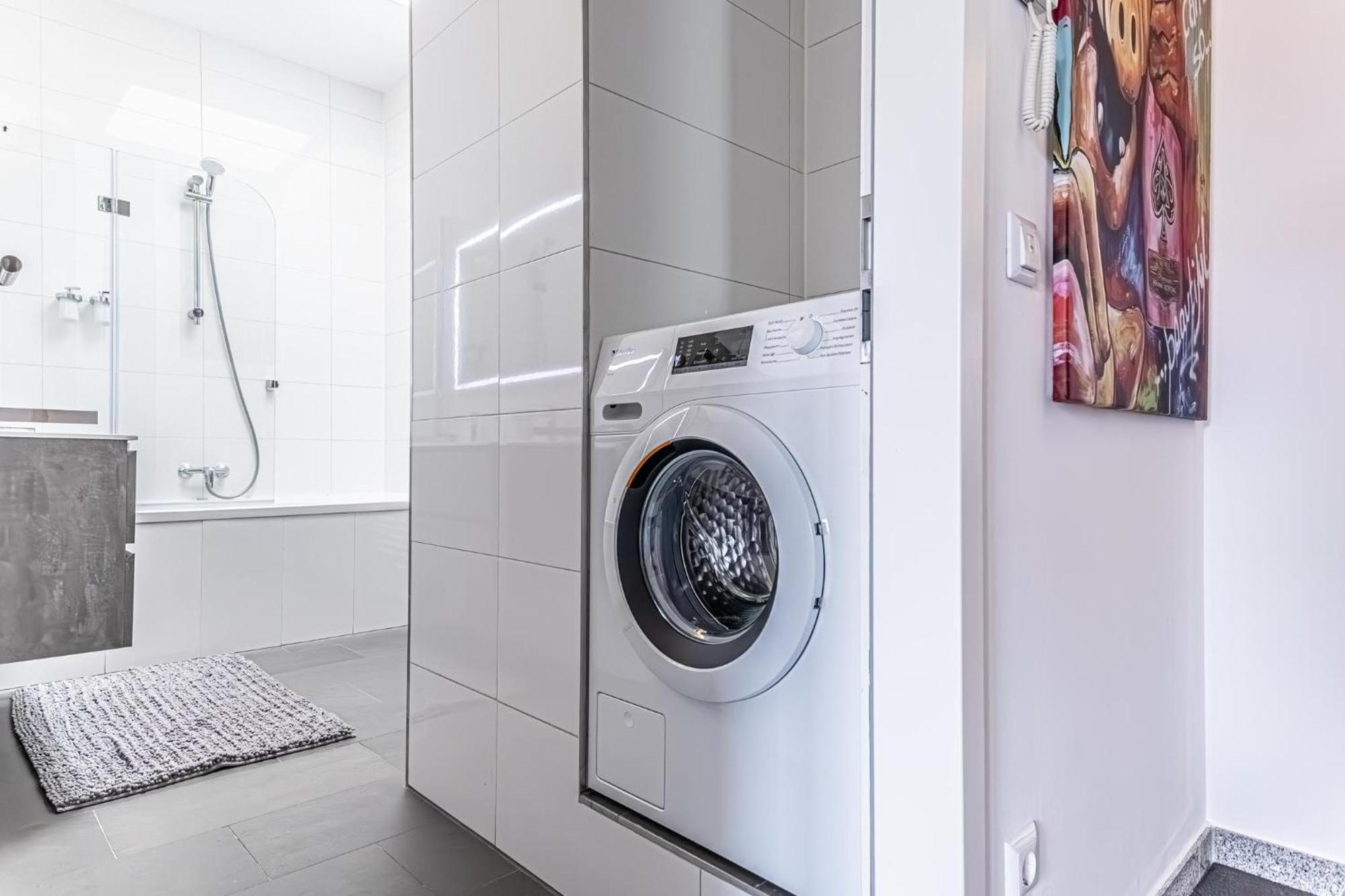 Luxury 2br And 1lr With Balcony - 9 Min To Center Apartment Vienna