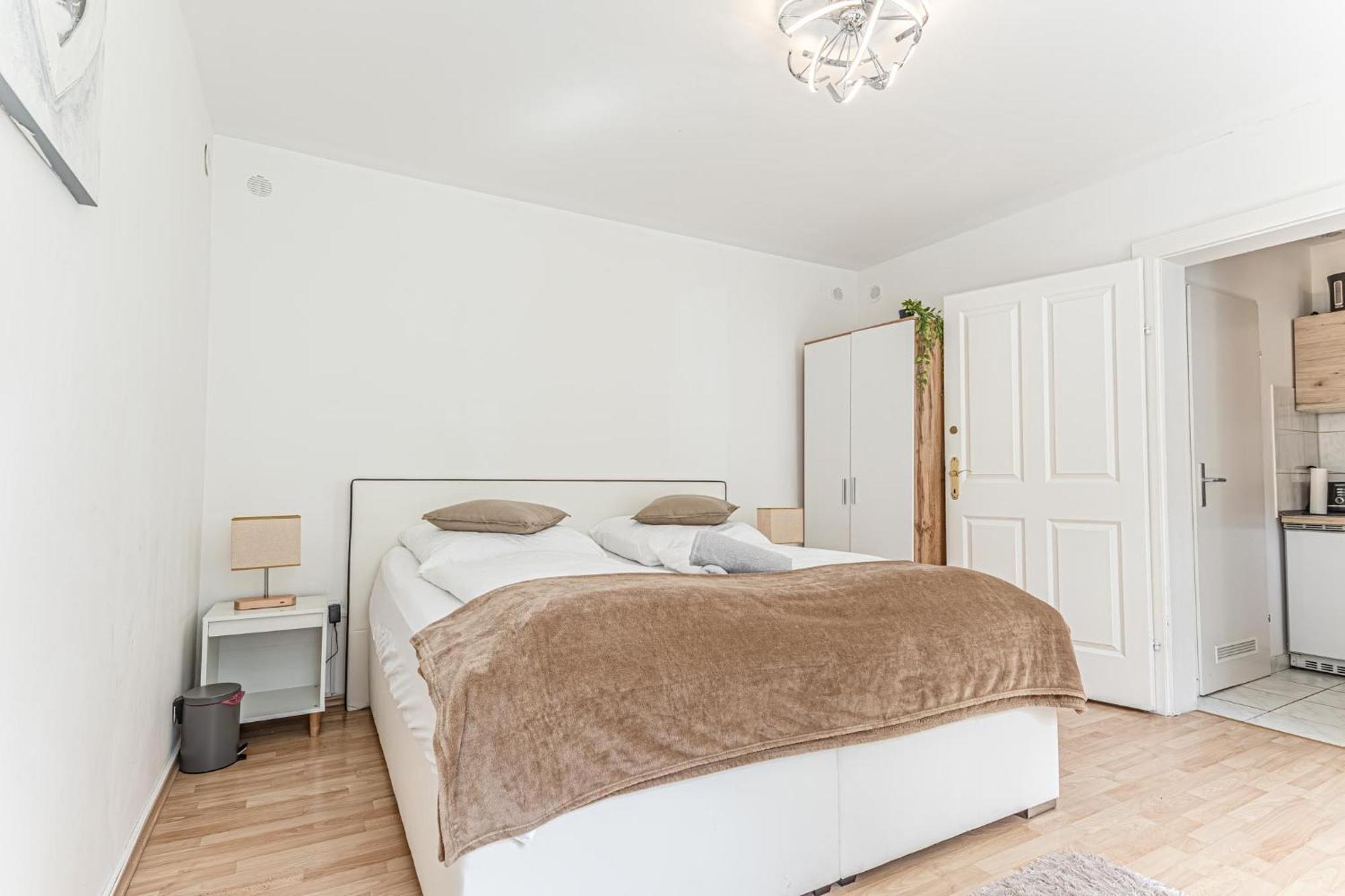 Vibes: 1br Apt, 10 Min To Westbahnhof Vienna