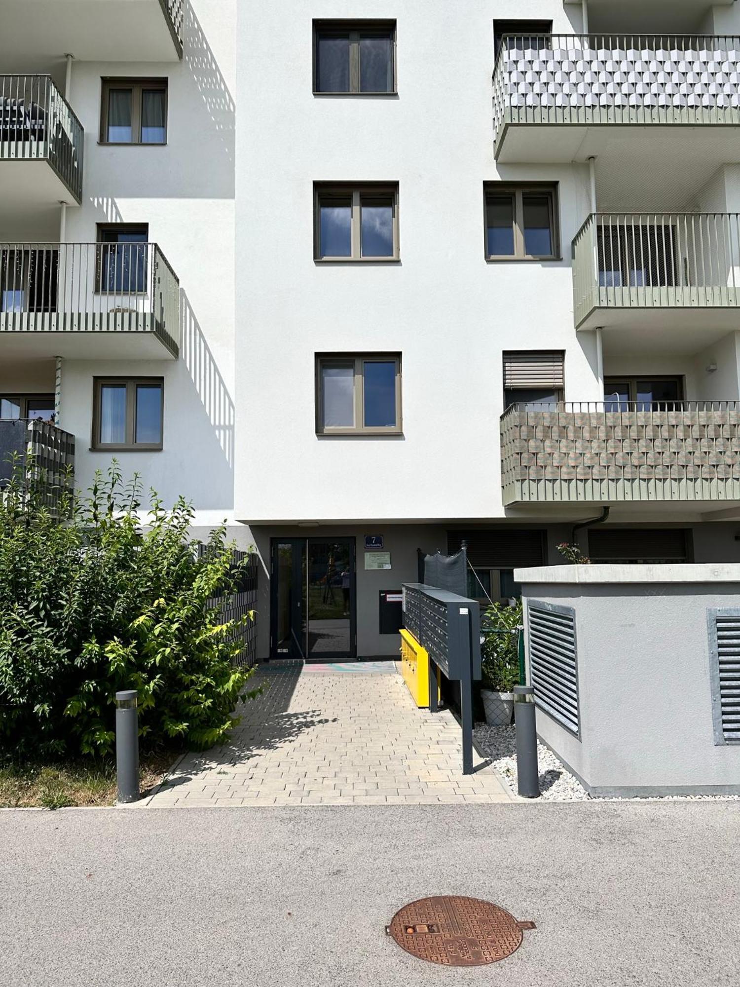 2-zimmer In Oberlaa Mit Privatem Tiefgaragen Platz