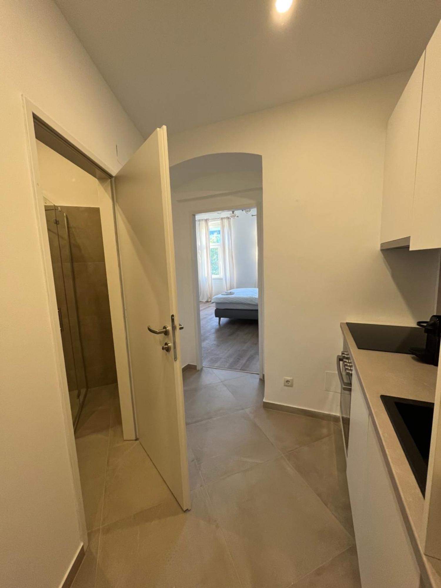 Apartment Schoenbrunn Near Metro