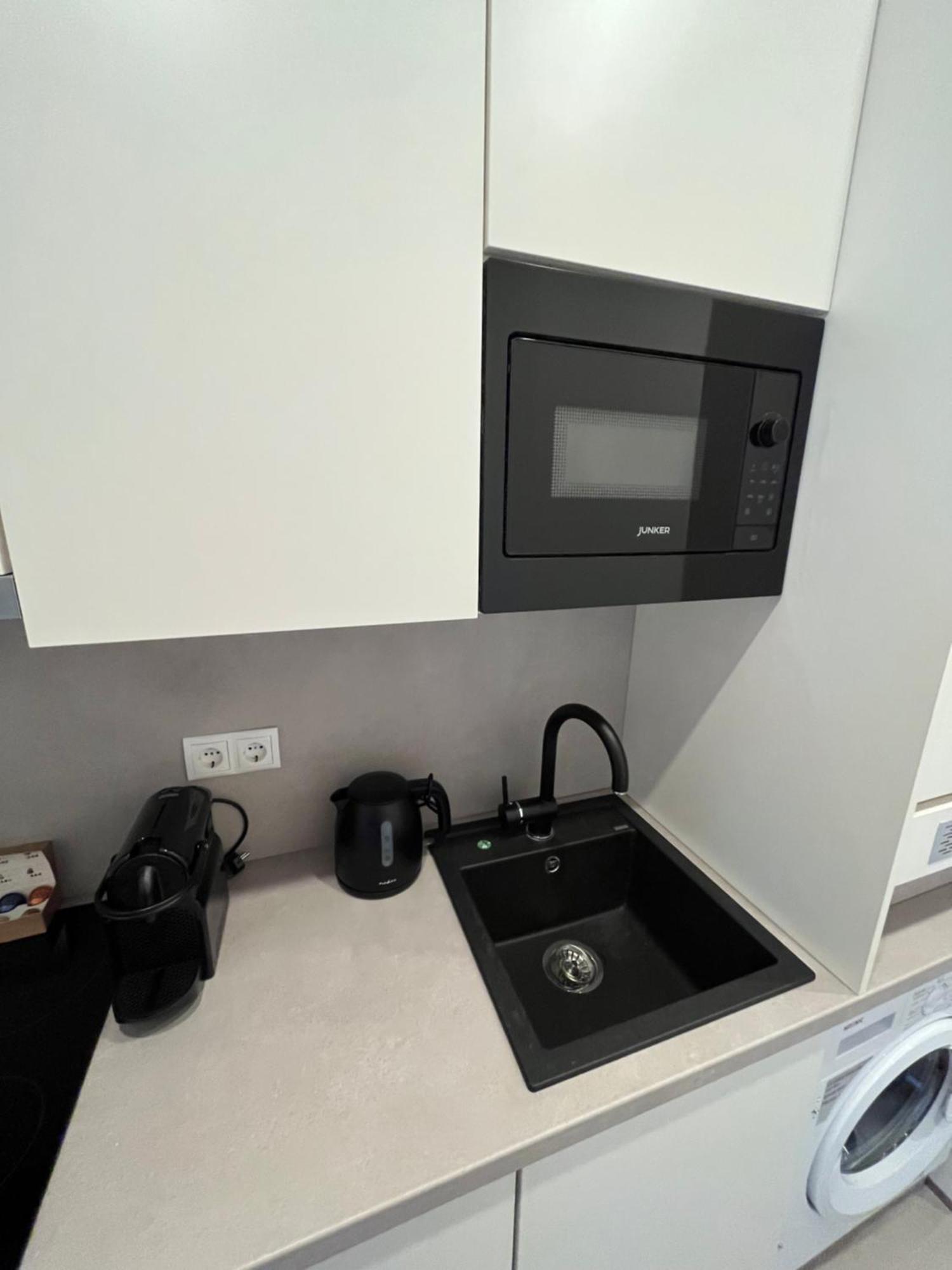 Apartment Schoenbrunn Near Metro Vienna