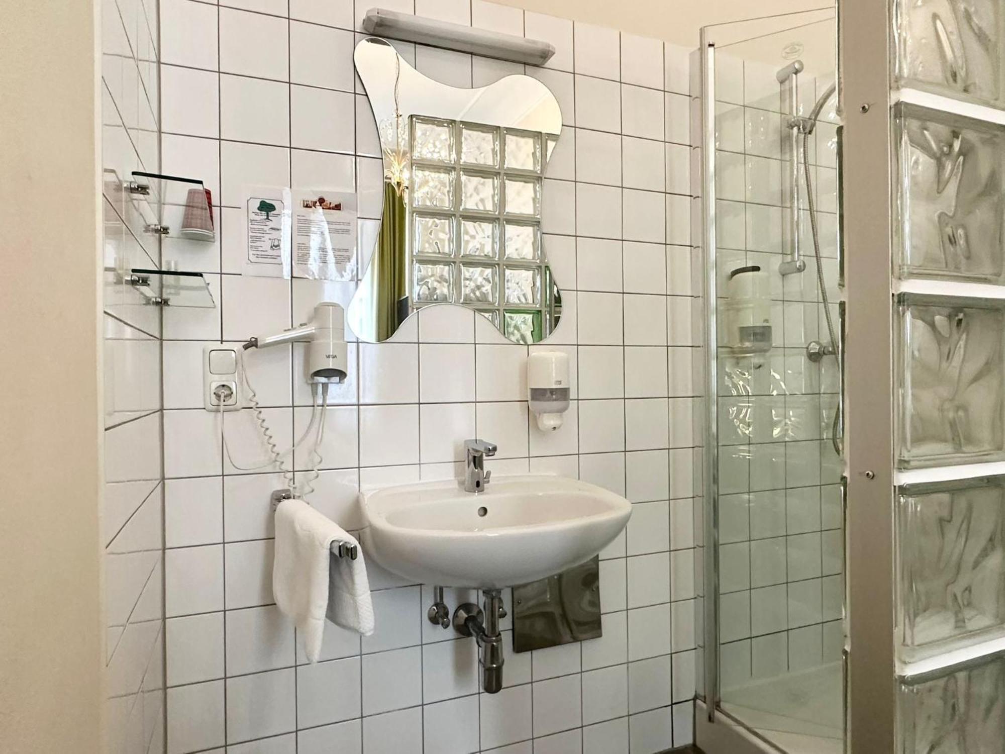 Hotel Very Central, 5 Min To Center, Self Check In Vienna
